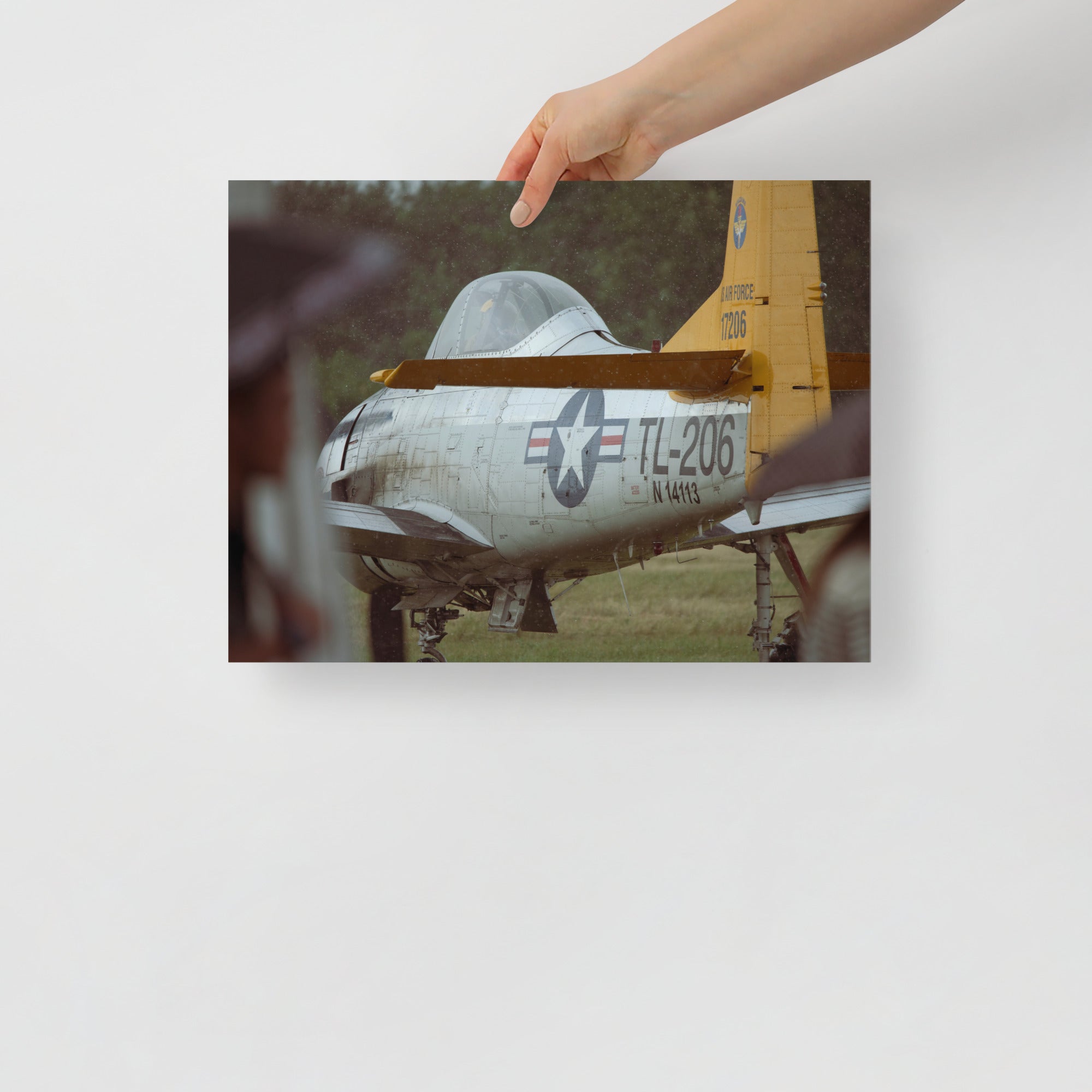 Poster mural - P-51 Mustang – Photographie d'avion de guerre – Poster photo, poster XXL, photographie murale et des posters muraux unique au monde. La boutique de posters créée par Yann Peccard un Photographe français.