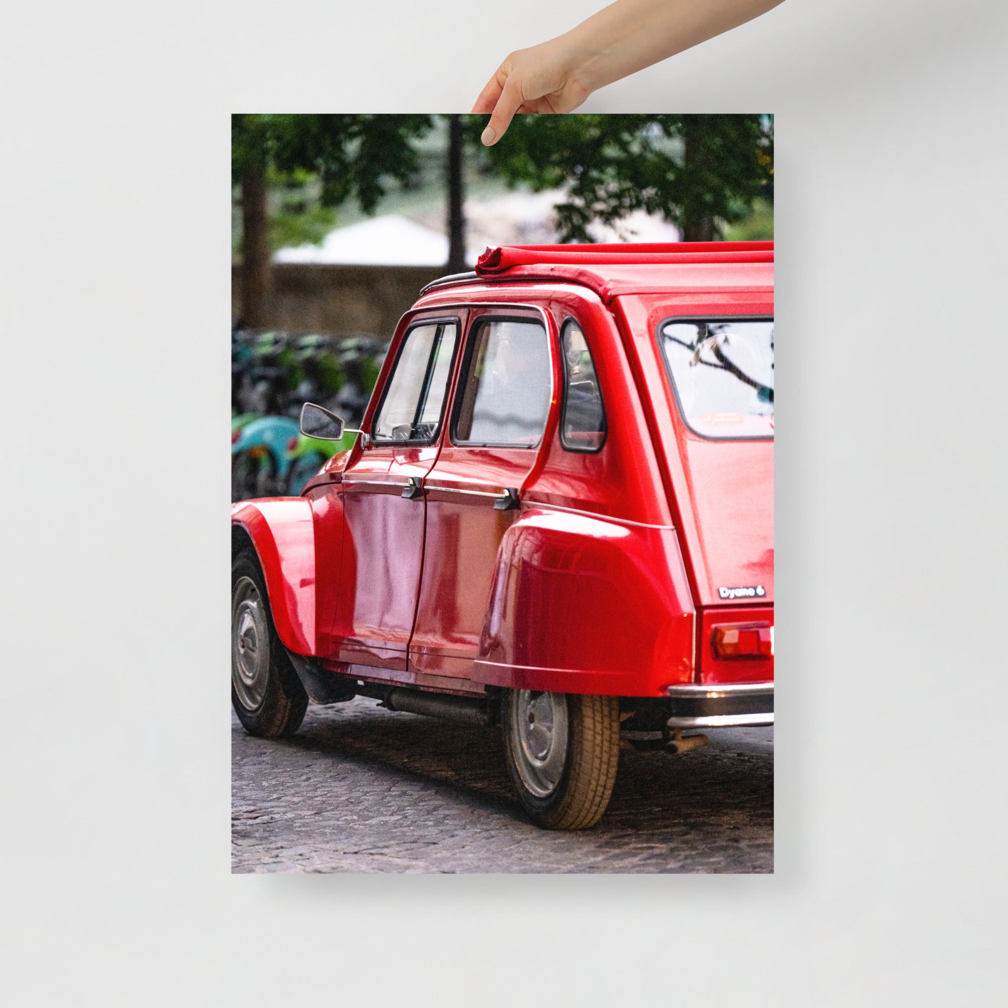 Poster mural - Citroën Dyane – Photographie de vielle voiture – Poster photo, poster XXL, Photo d’art, photographie murale et des posters muraux des photographies de rue unique au monde. La boutique de posters créée par un Photographe français.