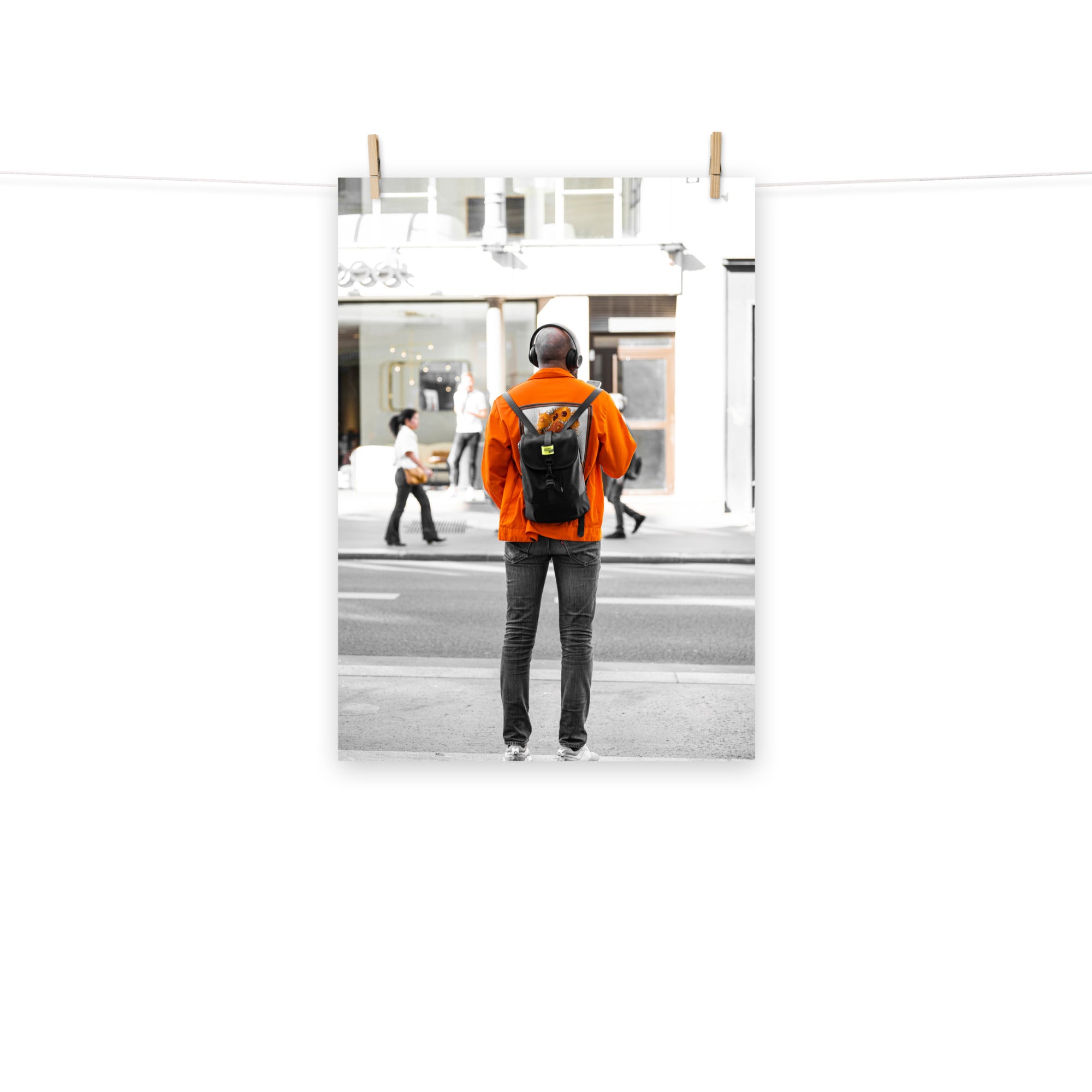 Poster mural - Orange – Photographie de rue à Paris – Poster photo, poster XXL, photographie murale et des posters muraux unique au monde. La boutique de posters créée par Yann Peccard un Photographe français.