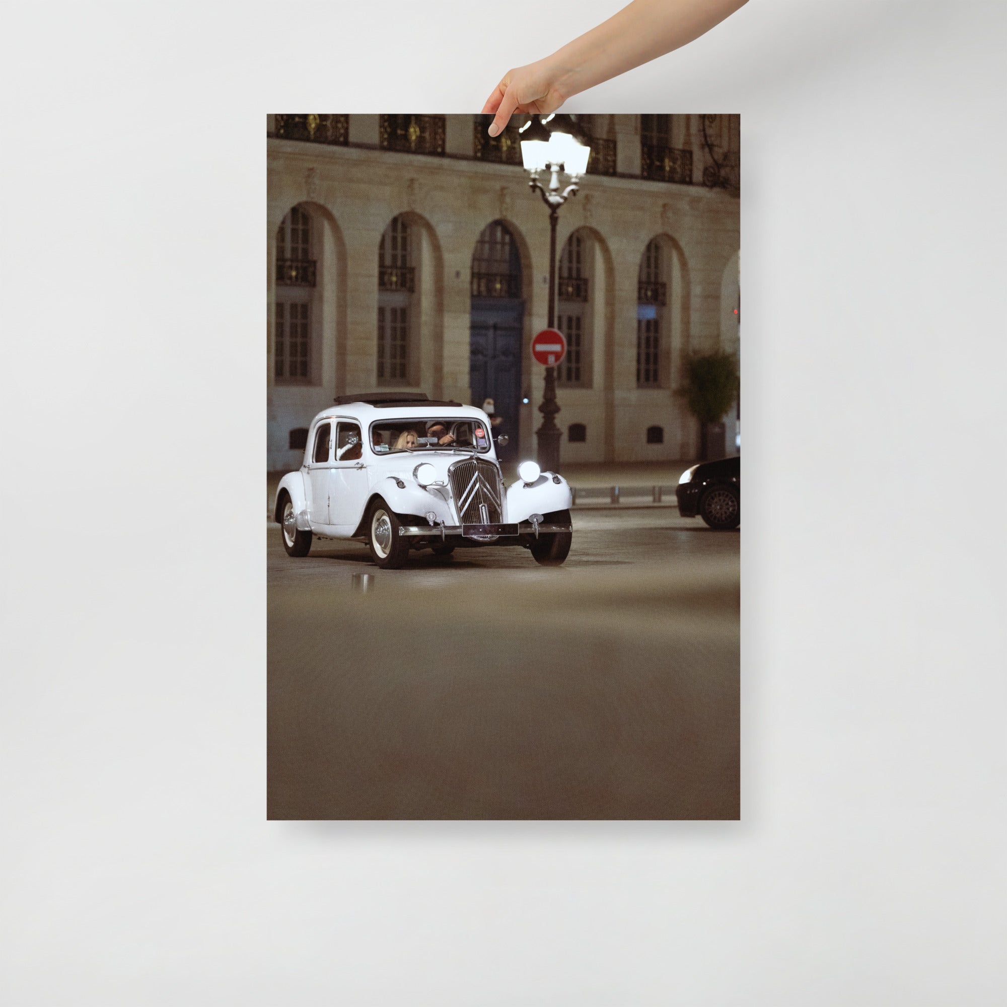 Poster mural - Citroën traction – Photographie de vielle voiture – Poster photo, poster XXL, Photo d’art, photographie murale et des posters muraux des photographies de rue unique au monde. La boutique de posters créée par un Photographe français.