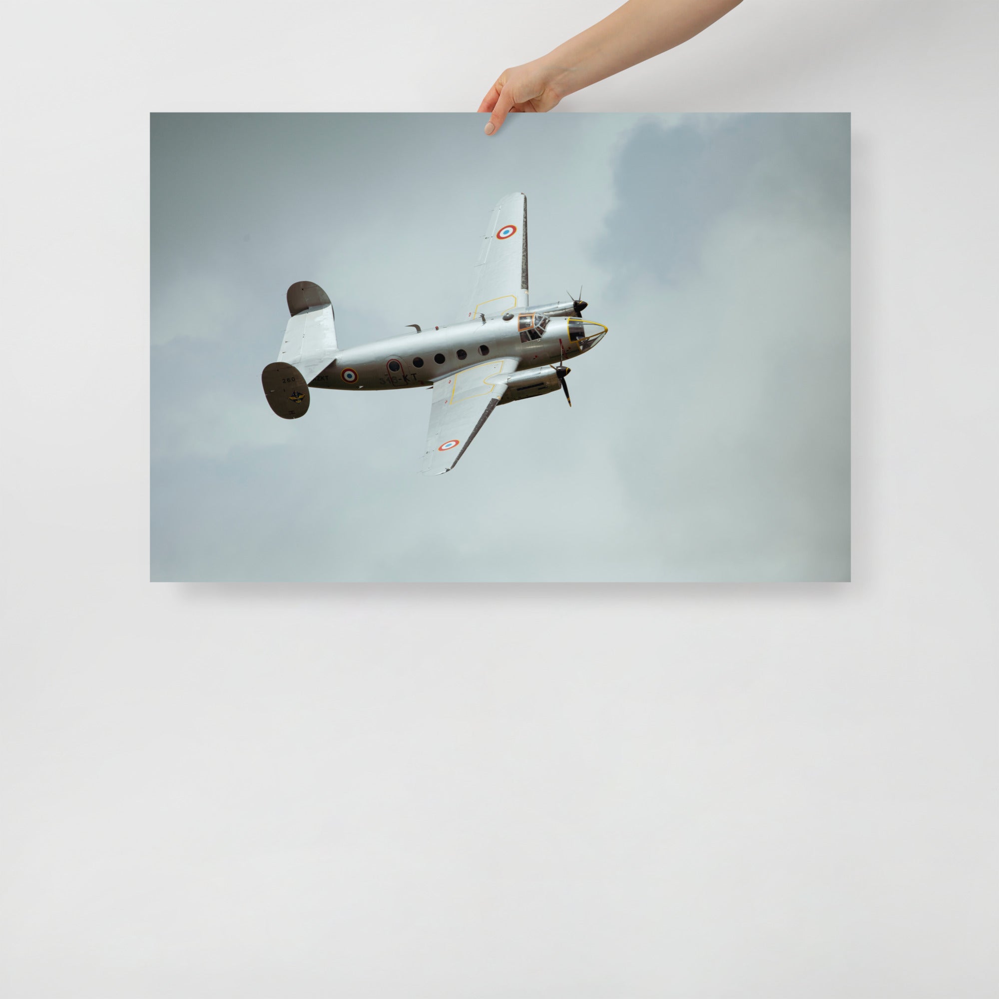 Poster mural - Dassault MD 311 – Photographie d'avion en vol – Poster photo, poster XXL, Photo d’art, photographie murale et des posters muraux des photographies de rue unique au monde. La boutique de posters créée par un Photographe français.