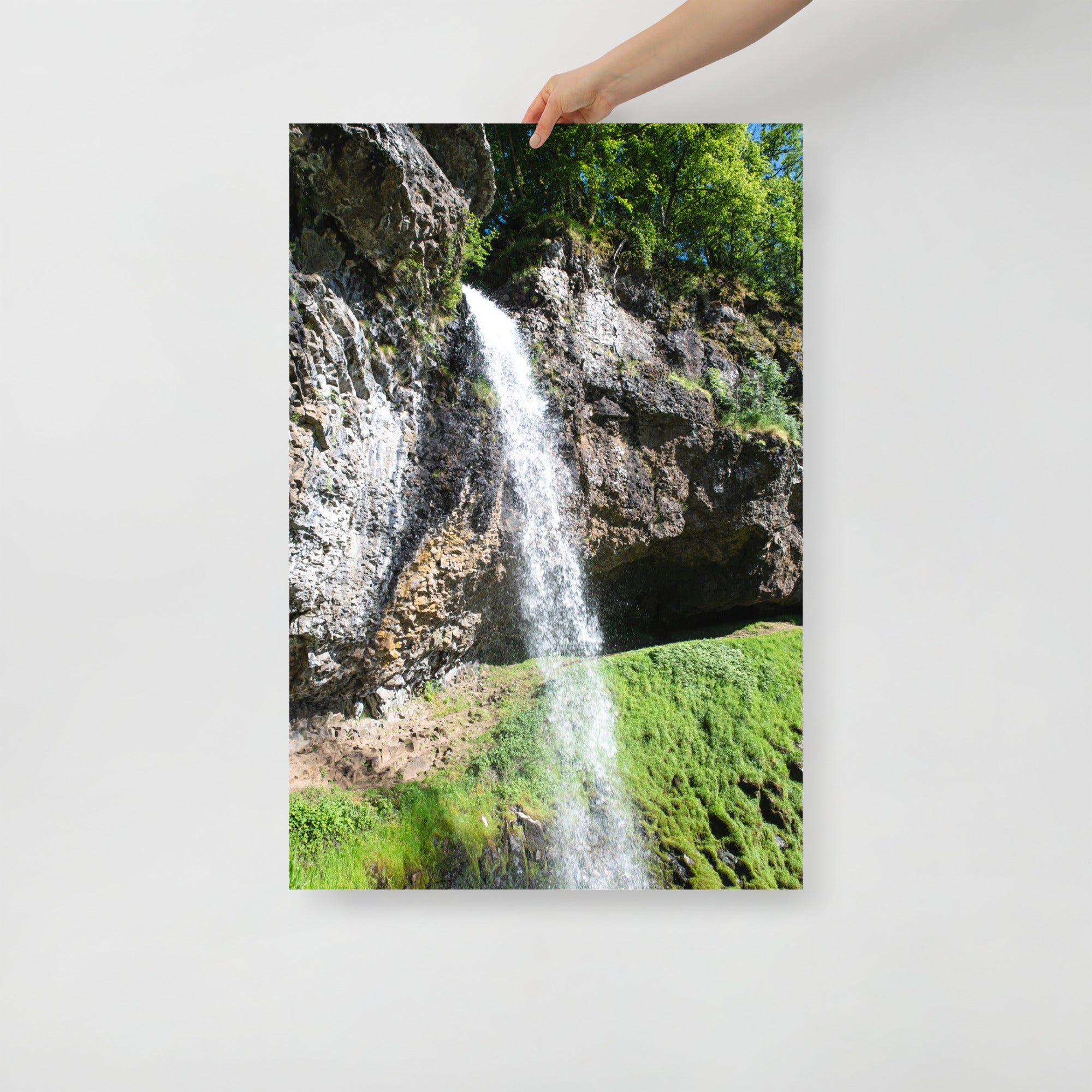 Poster mural - La cascade de Salins N02 – Photographie du Cantal – Poster photo, poster XXL, Photo d’art, photographie murale et des posters muraux des photographies de rue unique au monde. La boutique de posters créée par un Photographe français.