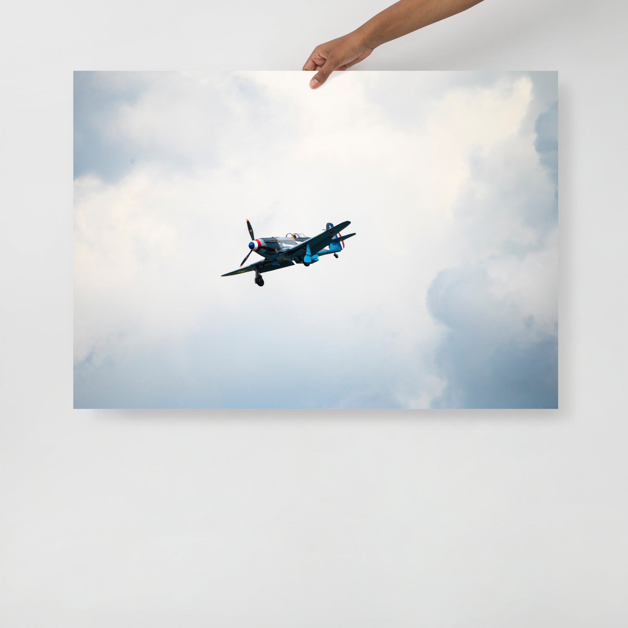 Poster mural - Avion de chasse Spitfire – Photographie d'avion de guerre – Poster photo, poster XXL, Photo d’art, photographie murale et des posters muraux des photographies de rue unique au monde. La boutique de posters créée par un Photographe français.