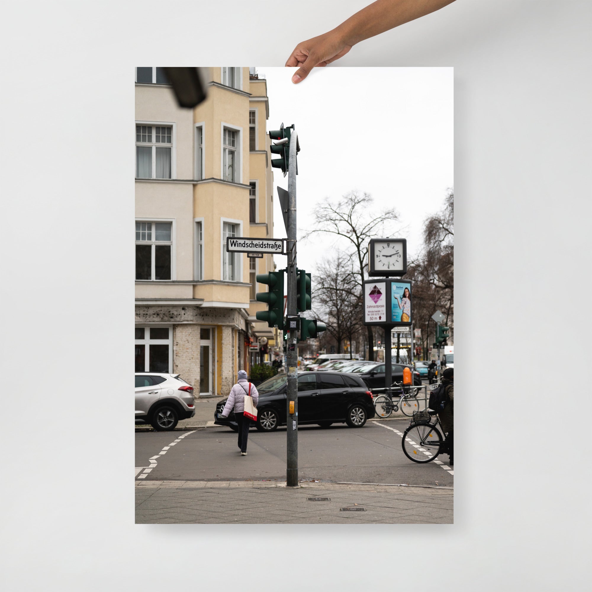 Poster mural - Photo de rue N06 – Photographie de rue de ville à Berlin – Poster photo, poster XXL, photographie murale et des posters muraux unique au monde. La boutique de posters créée par Yann Peccard un Photographe français.