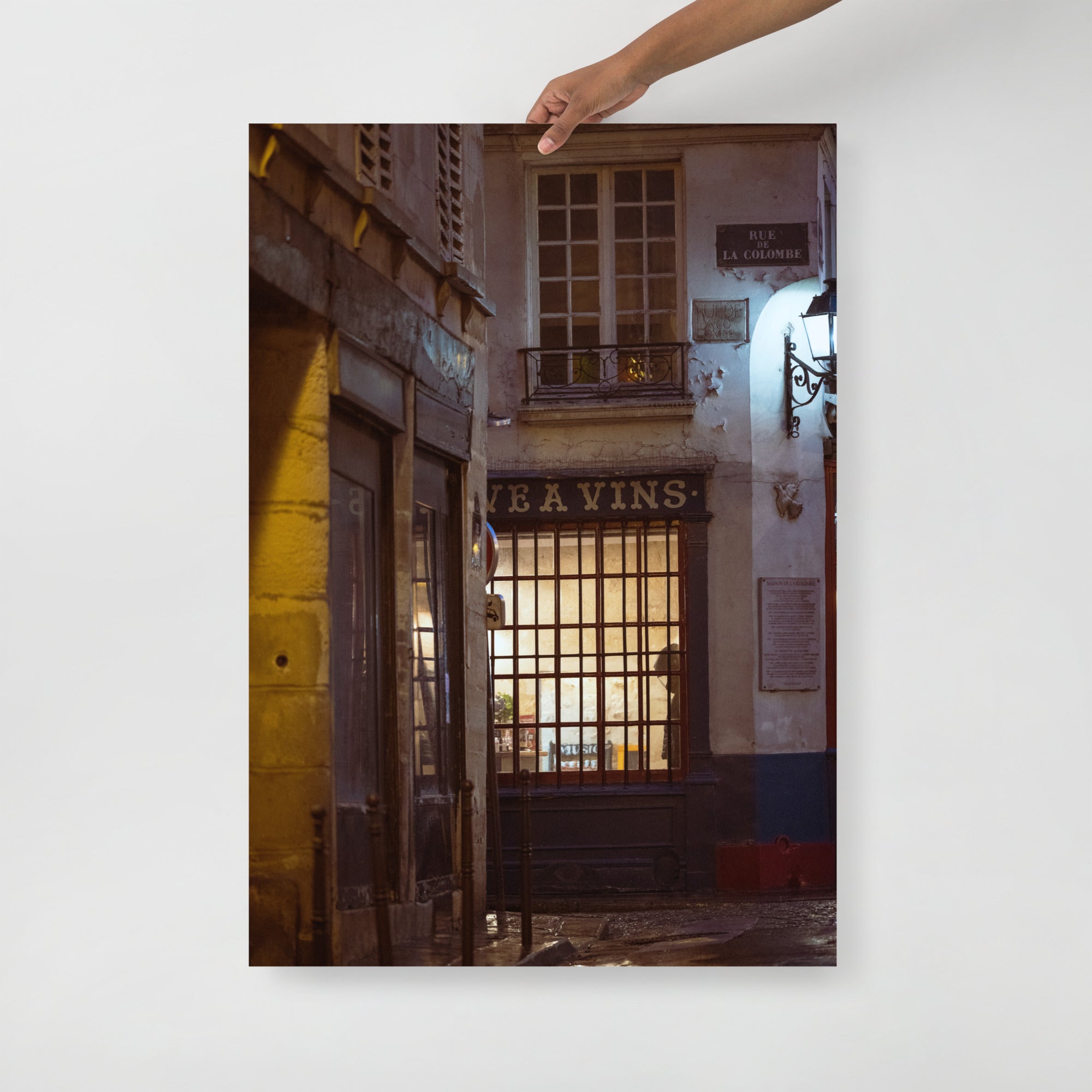 Poster mural - Cave a vins – PPhotographie de rue à Paris – Poster photo, poster XXL, Photo d’art, photographie murale et des posters muraux des photographies de rue unique au monde. La boutique de posters créée par un Photographe français.