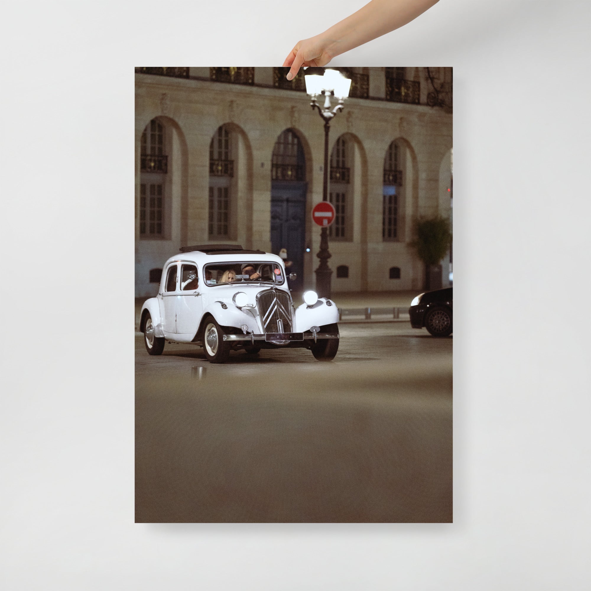 Poster mural - Citroën traction – Photographie de vielle voiture – Poster photo, poster XXL, Photo d’art, photographie murale et des posters muraux des photographies de rue unique au monde. La boutique de posters créée par un Photographe français.