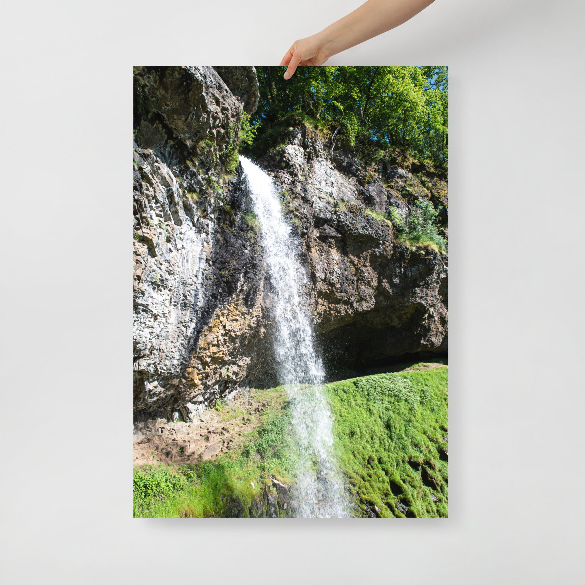 Poster mural - La cascade de Salins N02 – Photographie du Cantal – Poster photo, poster XXL, Photo d’art, photographie murale et des posters muraux des photographies de rue unique au monde. La boutique de posters créée par un Photographe français.