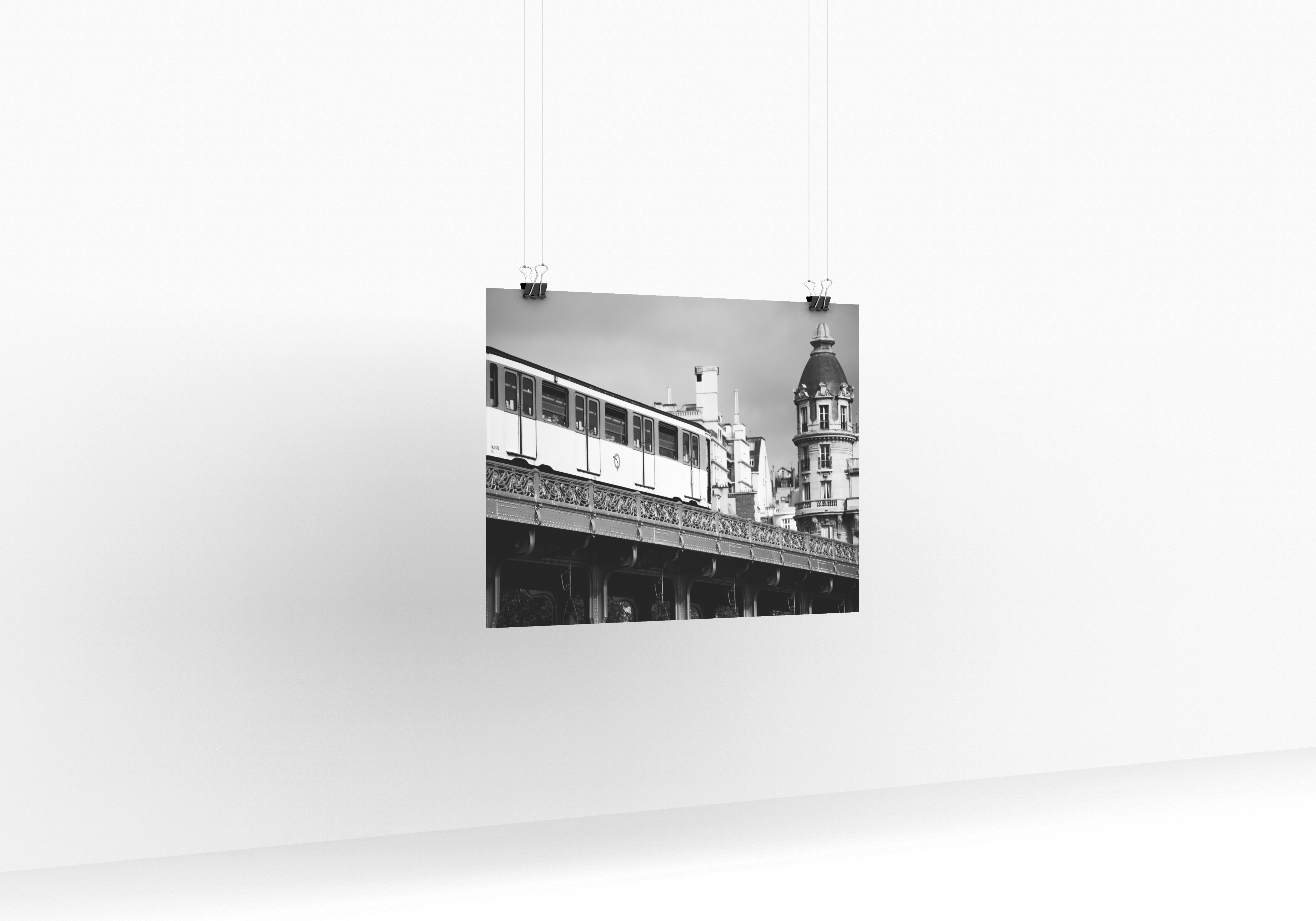 Poster - Métro parisien 1 – Photo en Noir et blanc – Décoration murale pas cher à partir de 24,99€ , décoration murale, poster XXL, Photos d’arts, photographie murale, Posters muraux unique au monde. La boutique de posters créée par un Photographe français